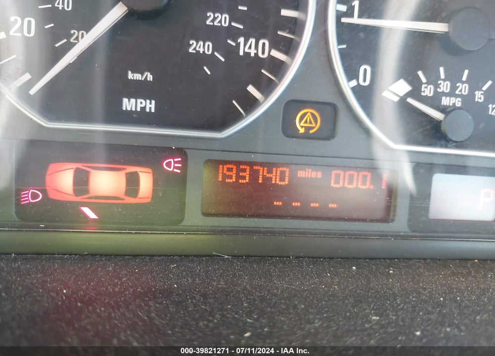2005 BMW 330I VIN: WBAEV53485KM43167