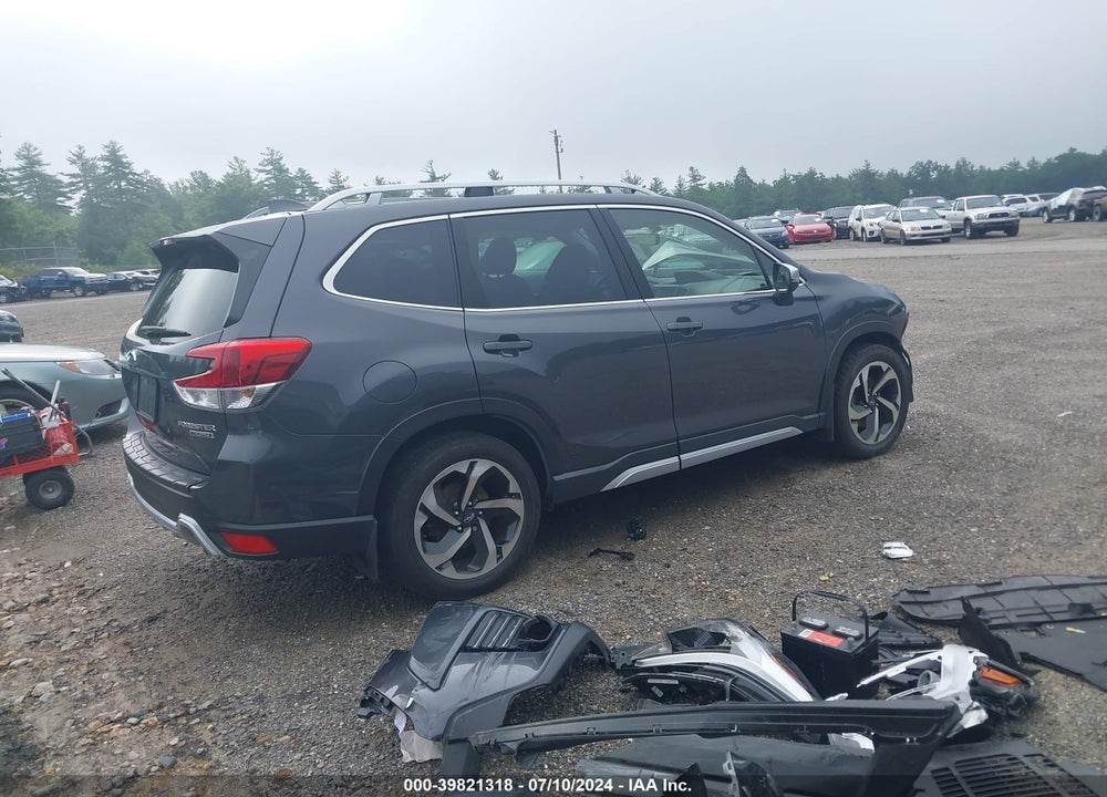 2022 SUBARU FORESTER TOURING VIN: JF2SKARC5NH530125