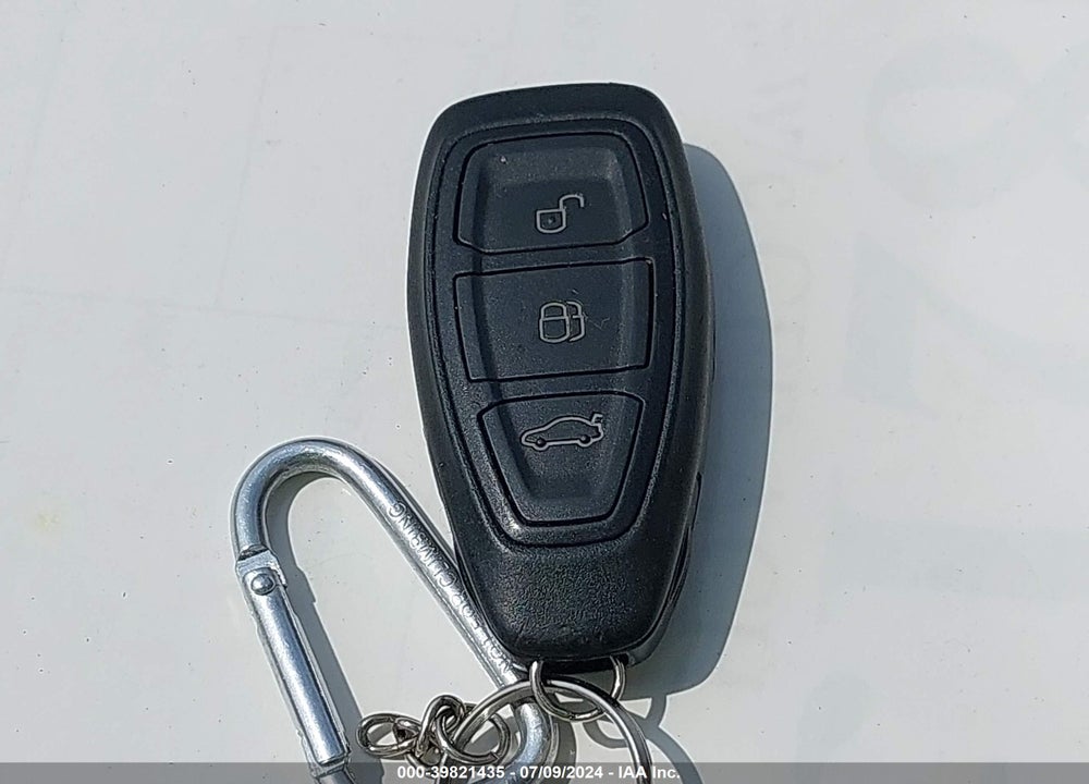 2012 FORD FOCUS TITANIUM VIN: 1FAHP3N22CL311187