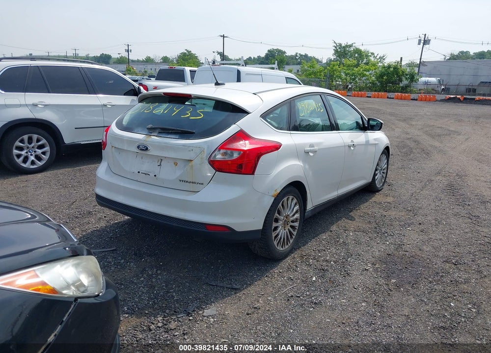 2012 FORD FOCUS TITANIUM VIN: 1FAHP3N22CL311187
