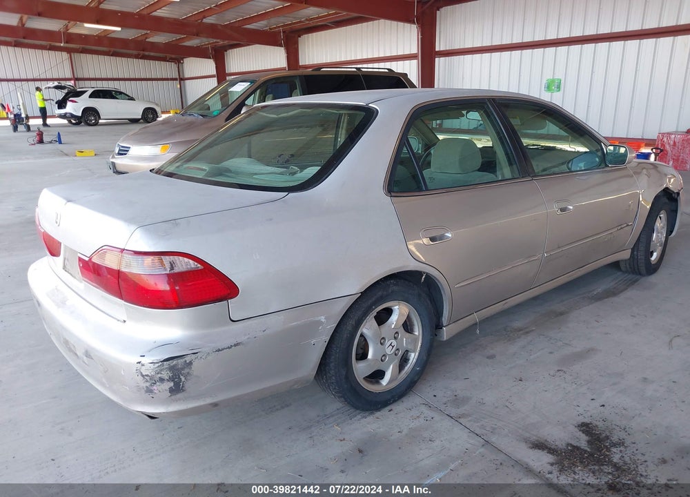 1998 HONDA ACCORD EX VIN: 1HGCG6673WA101540