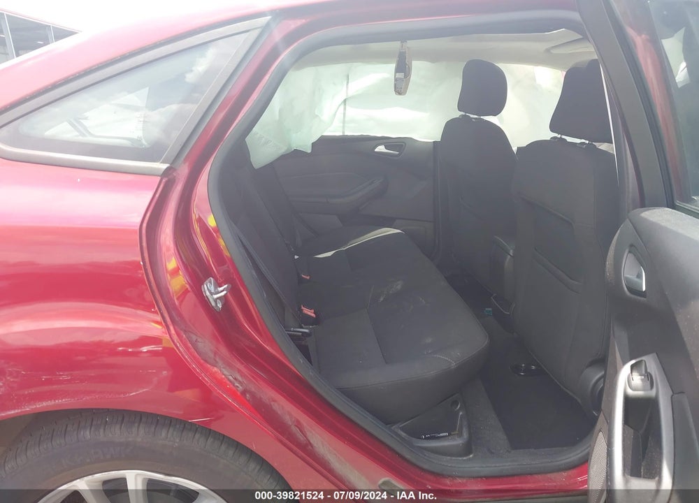 2015 FORD FOCUS SE VIN: 1FADP3F26FL227391