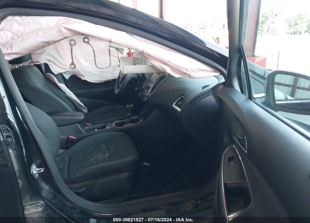 2017 CHEVROLET CRUZE LT AUTO VIN: 1G1BE5SM4H7108964