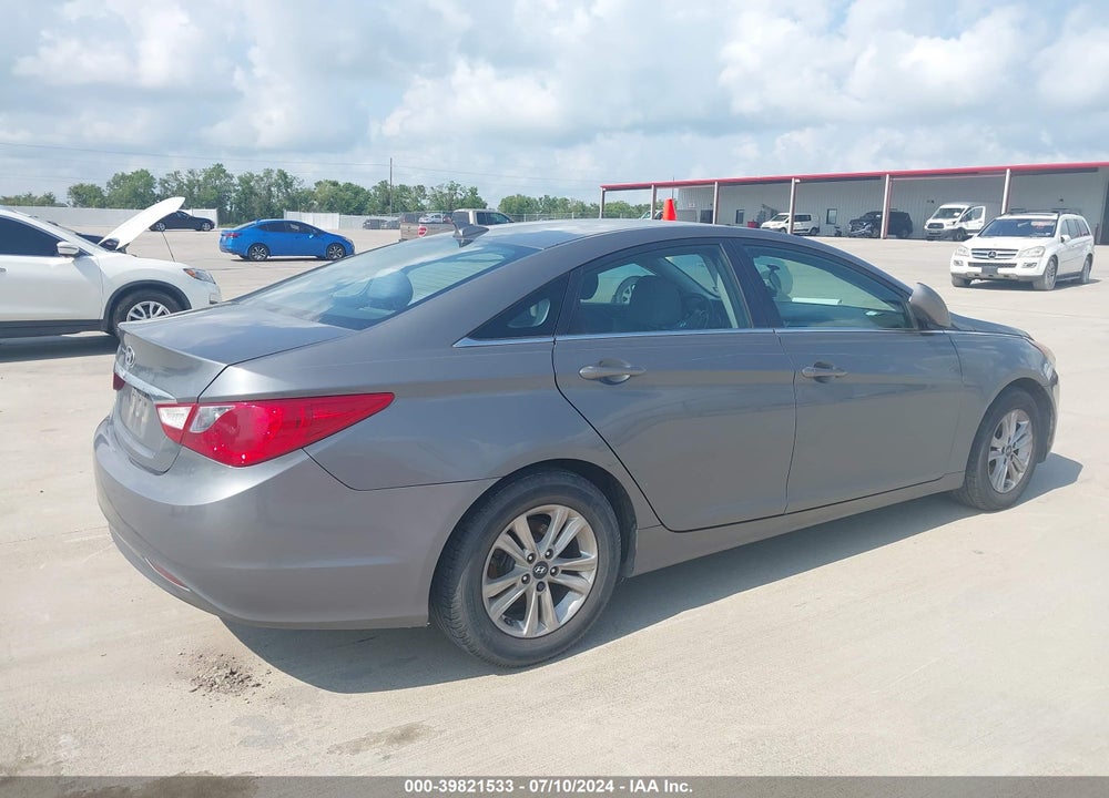 2013 HYUNDAI SONATA GLS VIN: 5NPEB4AC2DH765655