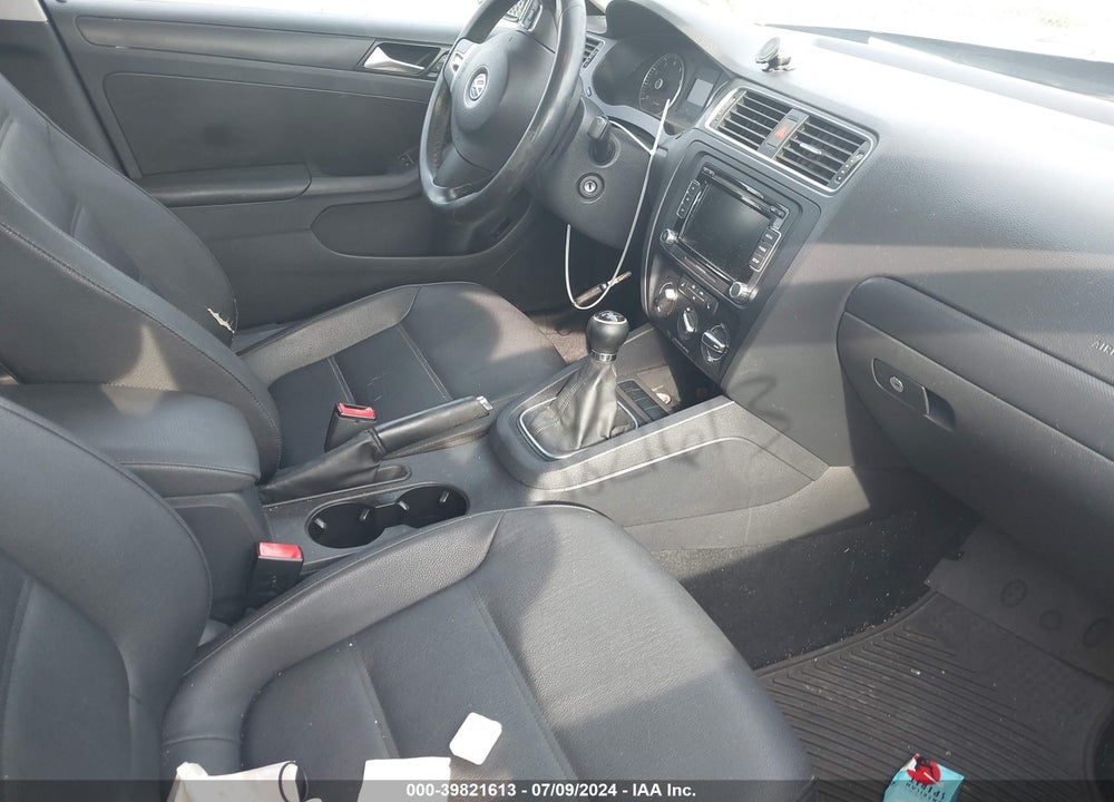 2012 VOLKSWAGEN JETTA 2.5L SE VIN: 3VWBP7AJ1CM312122