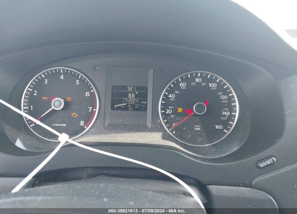 2012 VOLKSWAGEN JETTA 2.5L SE VIN: 3VWBP7AJ1CM312122