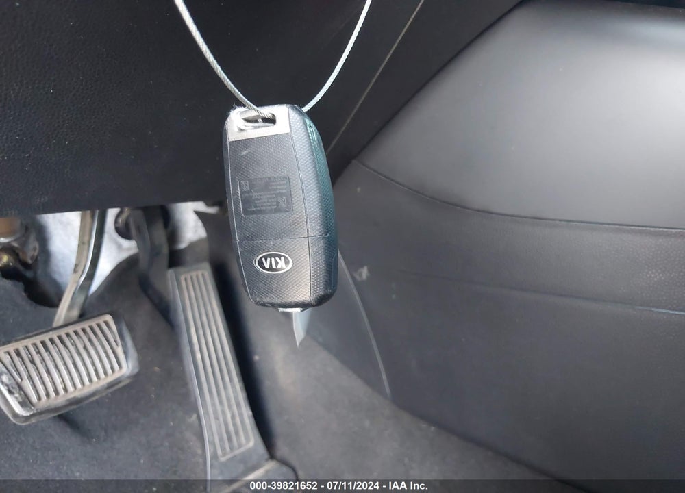 2014 KIA SOUL VIN: KNDJN2A24E7707571
