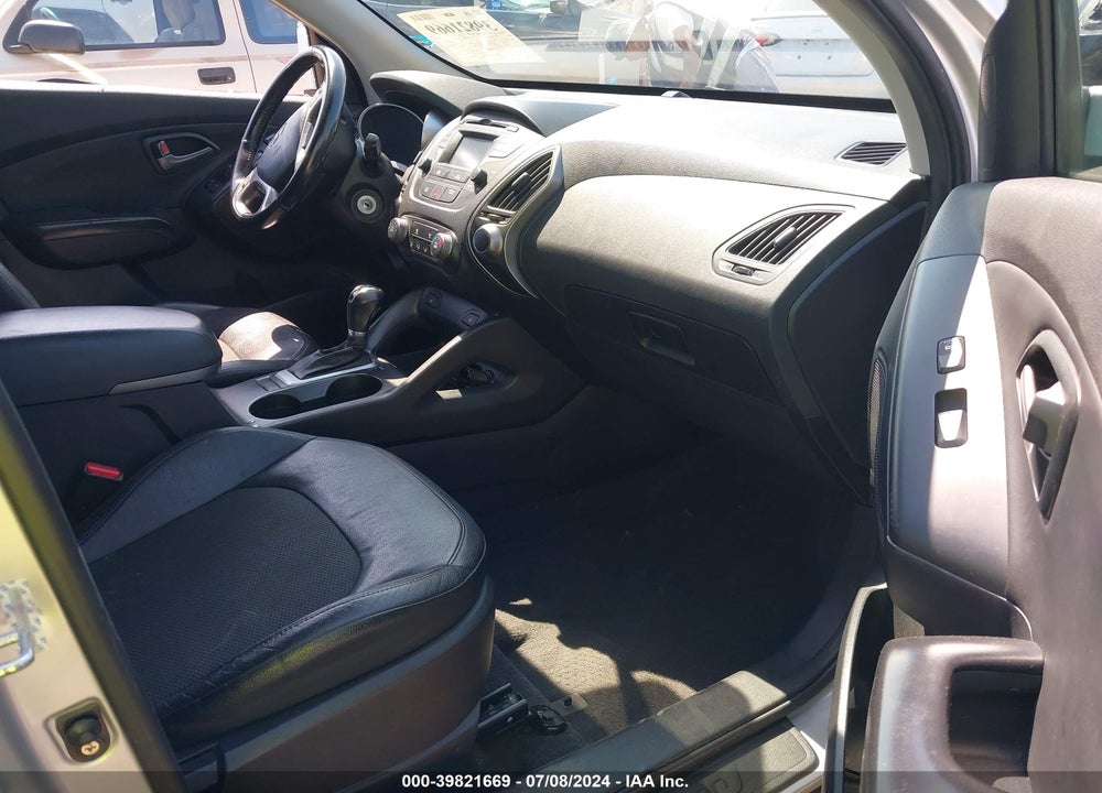 2015 HYUNDAI TUCSON SE VIN: KM8JU3AG0FU987296
