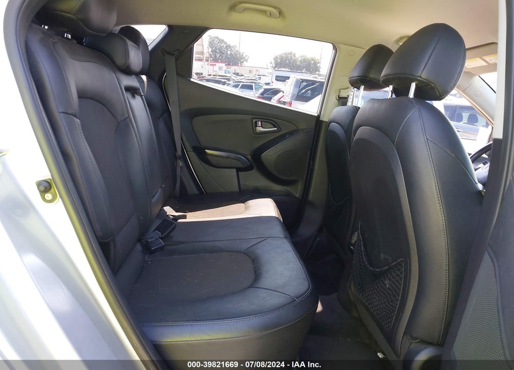 2015 HYUNDAI TUCSON SE VIN: KM8JU3AG0FU987296
