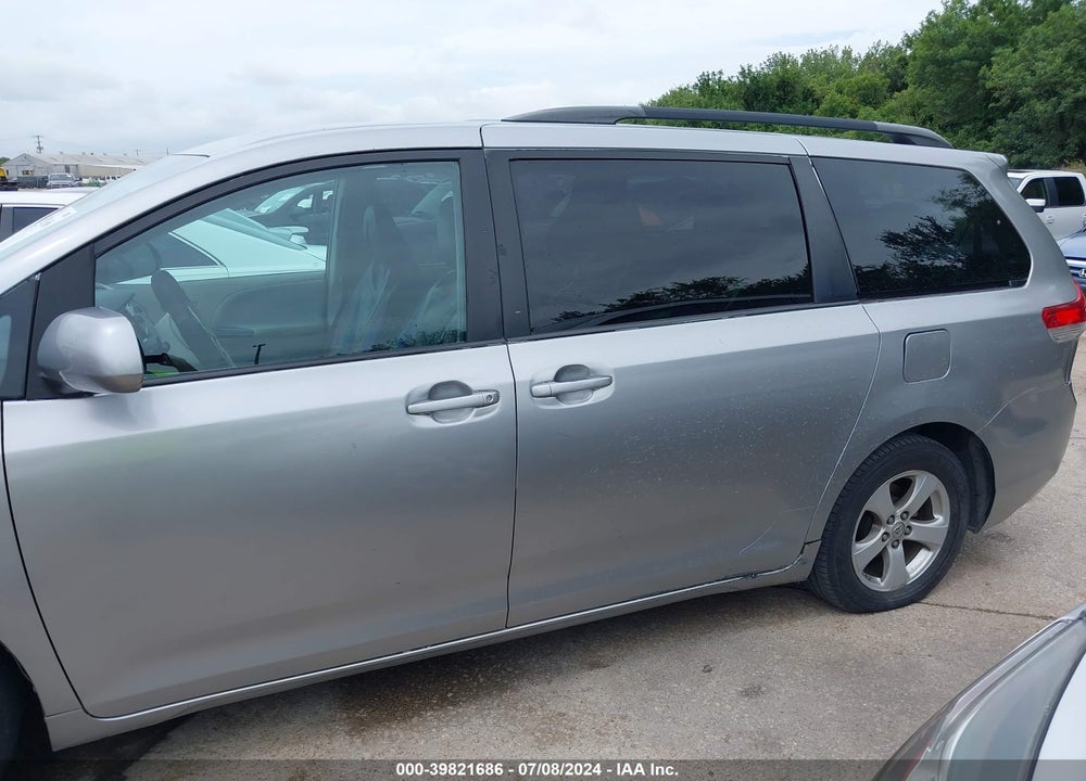 2014 TOYOTA SIENNA LE V6 8 PASSENGER VIN: 5TDKK3DCXES408678