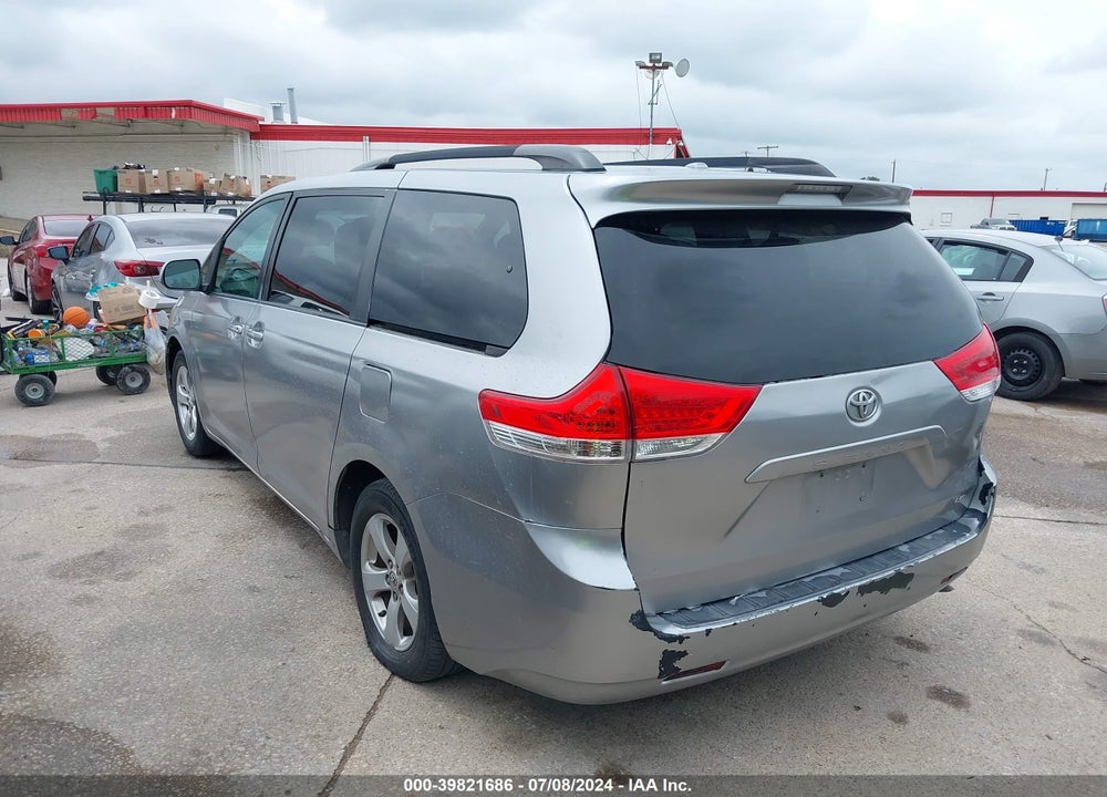2014 TOYOTA SIENNA LE V6 8 PASSENGER VIN: 5TDKK3DCXES408678