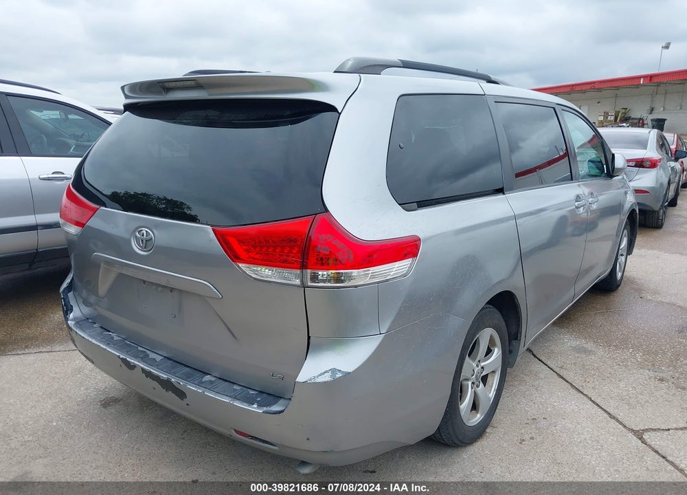2014 TOYOTA SIENNA LE V6 8 PASSENGER VIN: 5TDKK3DCXES408678