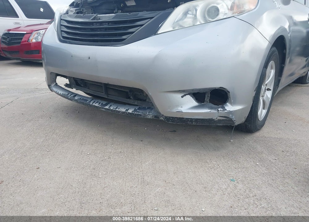 2014 TOYOTA SIENNA LE V6 8 PASSENGER VIN: 5TDKK3DCXES408678