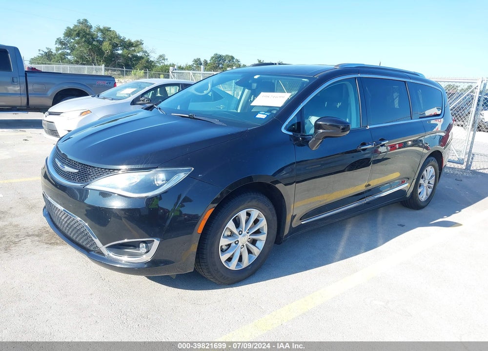 2019 CHRYSLER PACIFICA TOURING L VIN: 2C4RC1BG8KR685274