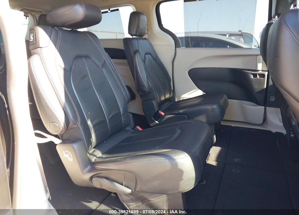 2019 CHRYSLER PACIFICA TOURING L VIN: 2C4RC1BG8KR685274