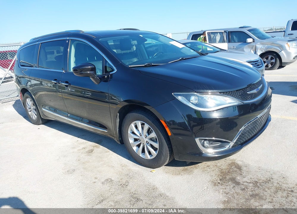 2019 CHRYSLER PACIFICA TOURING L VIN: 2C4RC1BG8KR685274
