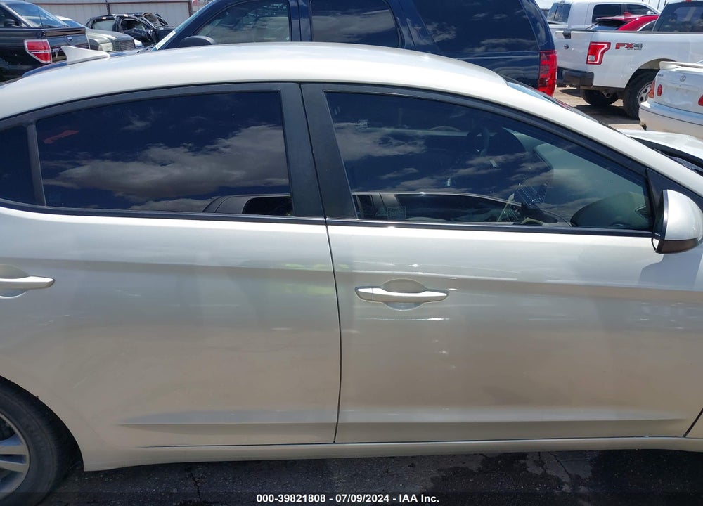 2017 HYUNDAI ELANTRA SE VIN: KMHD84LF4HU402606