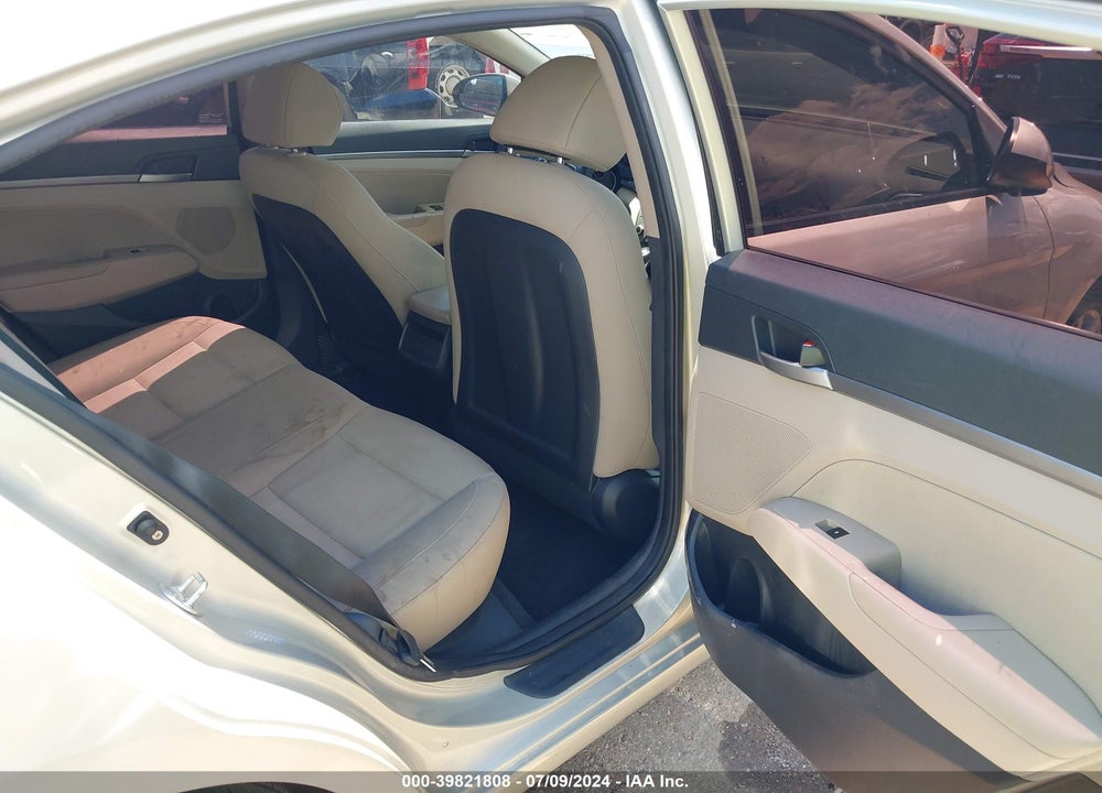 2017 HYUNDAI ELANTRA SE VIN: KMHD84LF4HU402606
