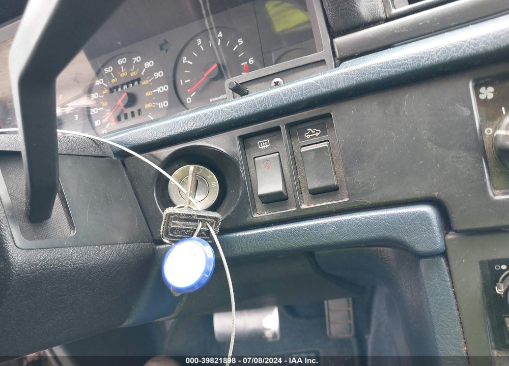 1988 VOLVO 740 GLE VIN: YV1FX8848J1236199