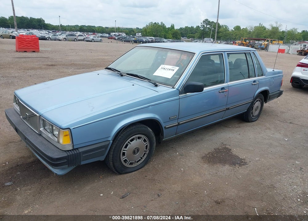 1988 VOLVO 740 GLE VIN: YV1FX8848J1236199