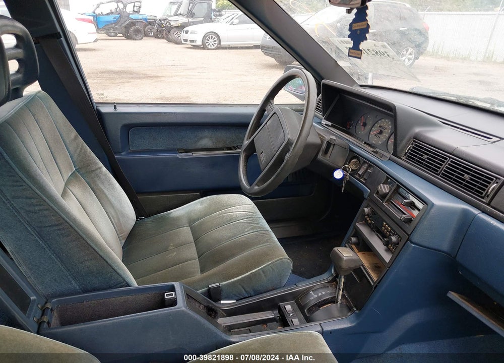 1988 VOLVO 740 GLE VIN: YV1FX8848J1236199