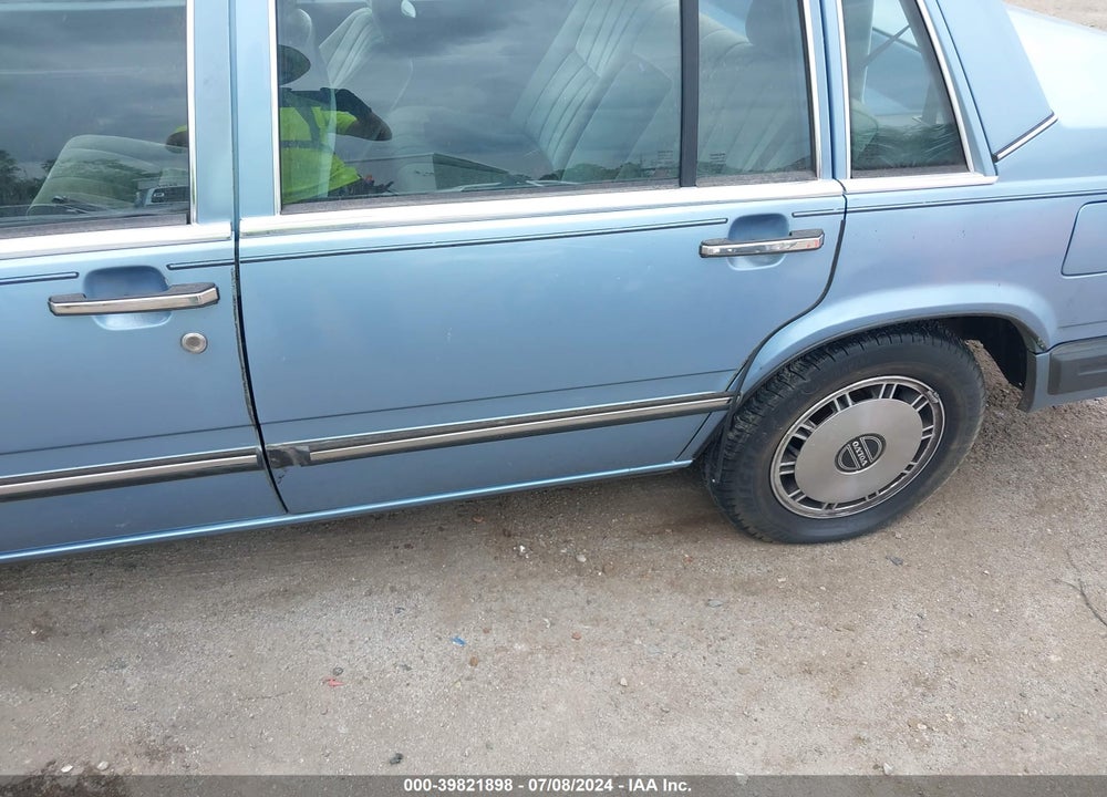 1988 VOLVO 740 GLE VIN: YV1FX8848J1236199
