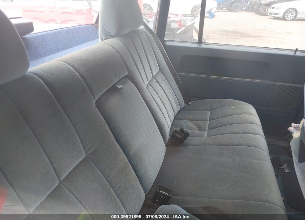 1988 VOLVO 740 GLE VIN: YV1FX8848J1236199