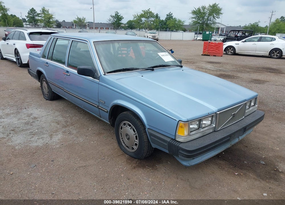 1988 VOLVO 740 GLE VIN: YV1FX8848J1236199