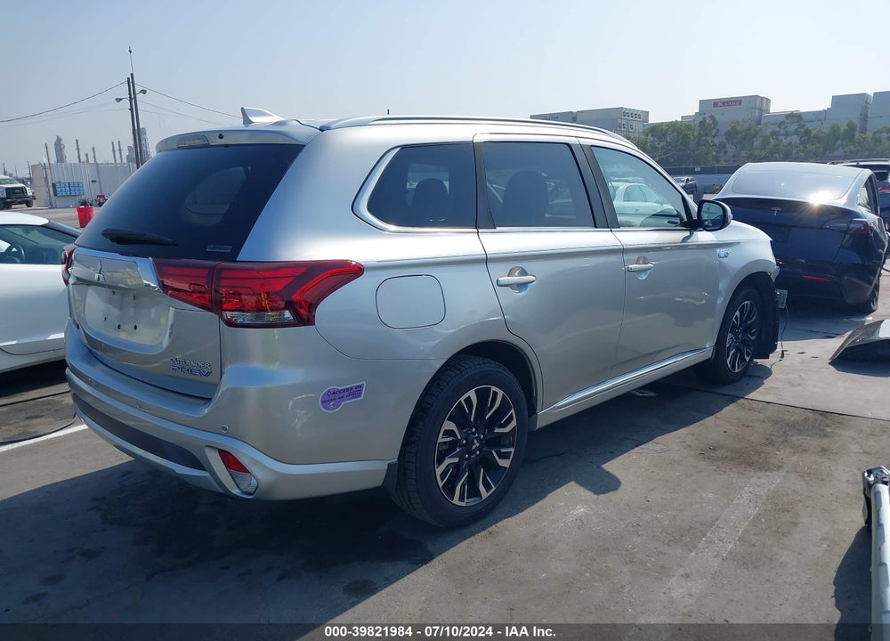 2018 MITSUBISHI OUTLANDER PHEV SEL VIN: JA4J24A58JZ049986