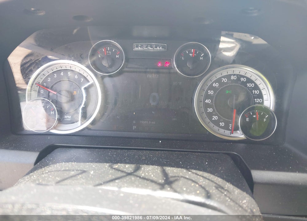 2019 RAM 1500 CLASSIC SLT QUAD CAB 4X4 6'4 BOX VIN: 1C6RR7GG4KS592834