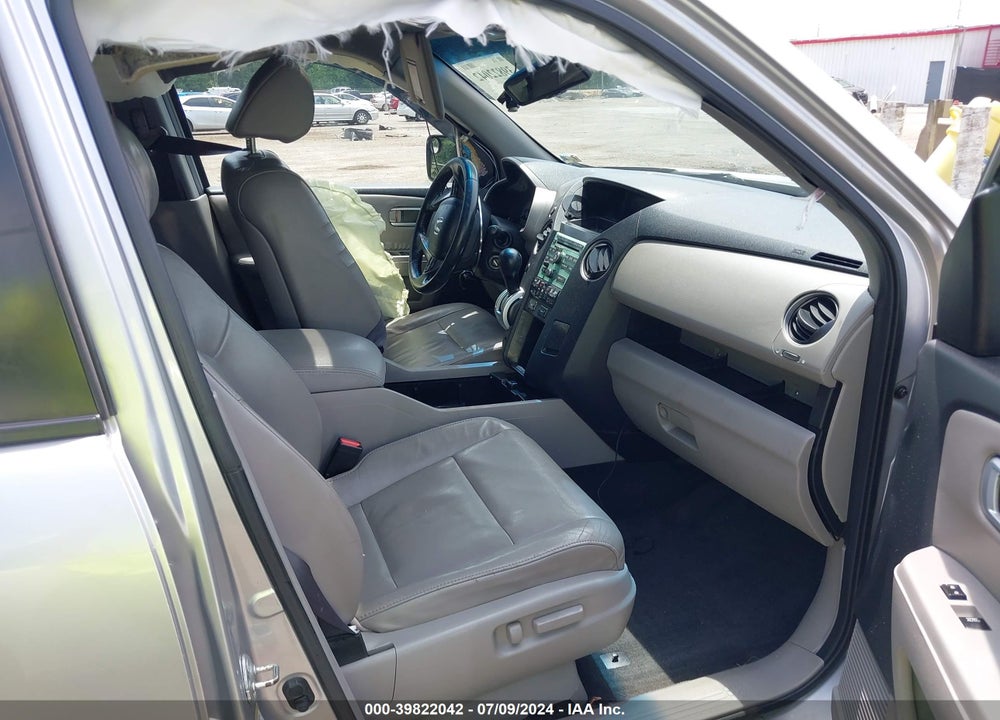 2011 HONDA PILOT EX-L VIN: 5FNYF4H54BB024752