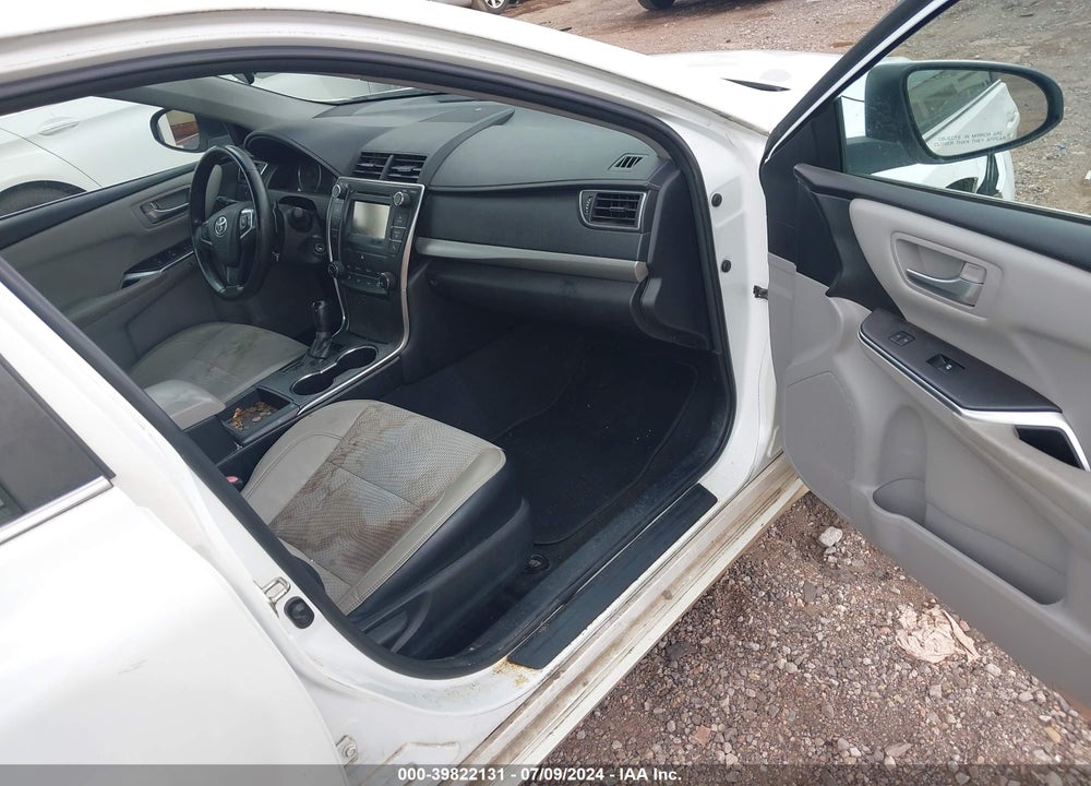 2016 TOYOTA CAMRY SE VIN: 4T1BF1FK5GU571830