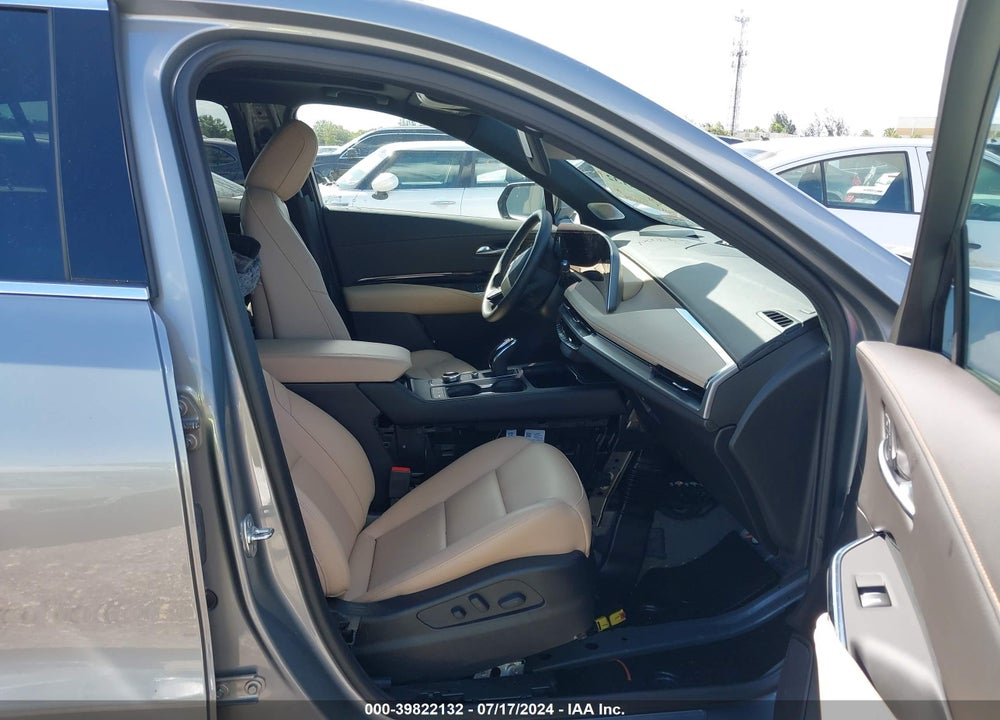 2024 CADILLAC XT4 FWD LUXURY VIN: 1GYAZAR46RF170986