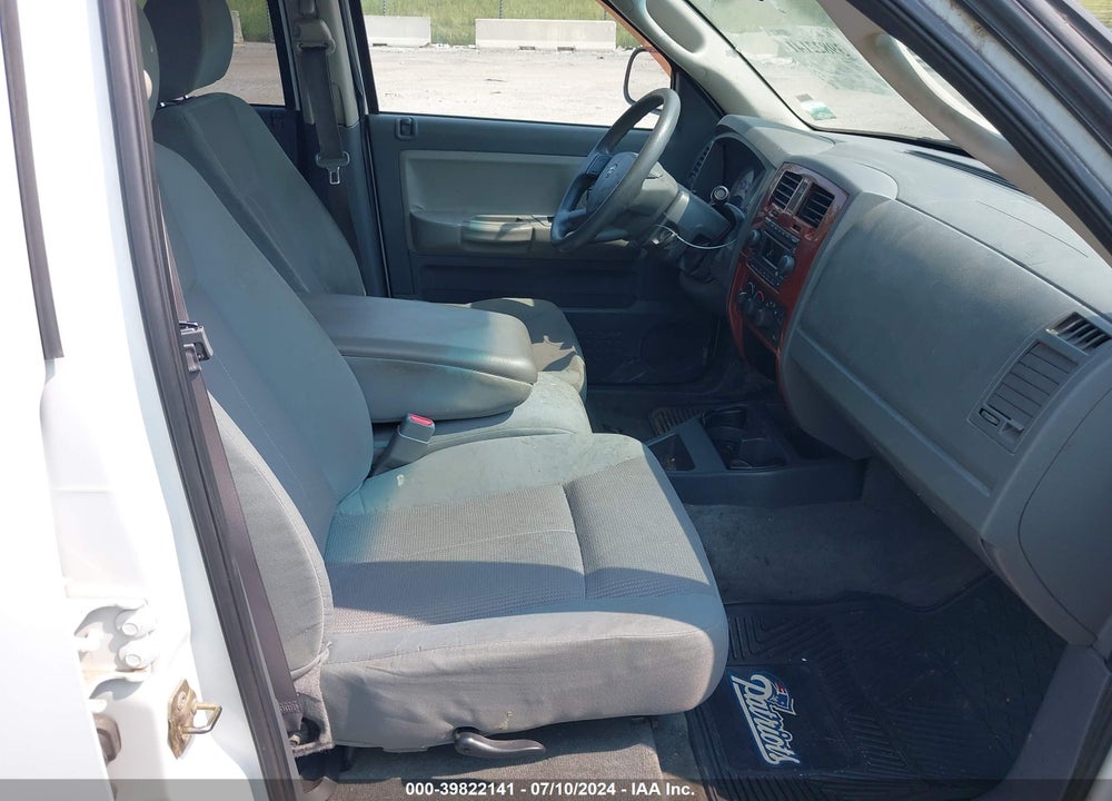 2005 DODGE DAKOTA SLT VIN: 1D7HW48N05S252826