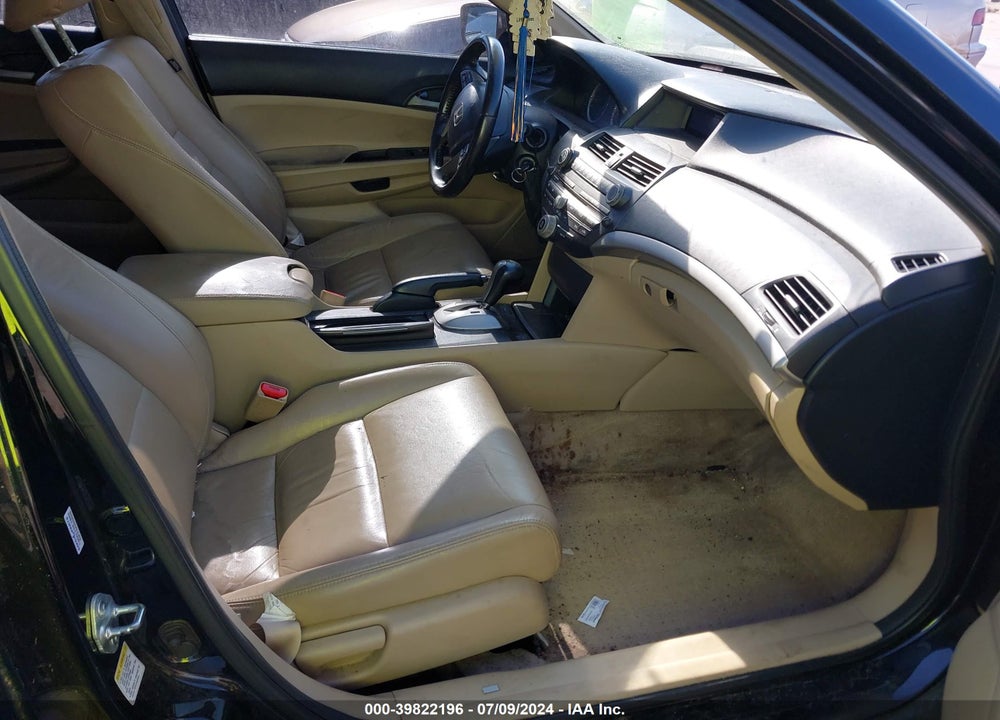 2011 HONDA ACCORD 2.4 SE VIN: 1HGCP2F61BA108545