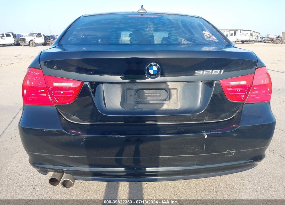 2009 BMW 328I VIN: WBAPH57599NL77994