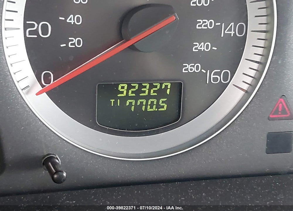 2011 VOLVO XC90 3.2 VIN: YV4952CY6B1596411