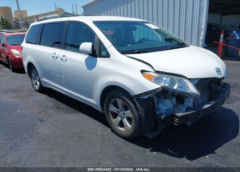 2016 TOYOTA SIENNA LE 8 PASSENGER VIN: 5TDKK3DC2GS744103