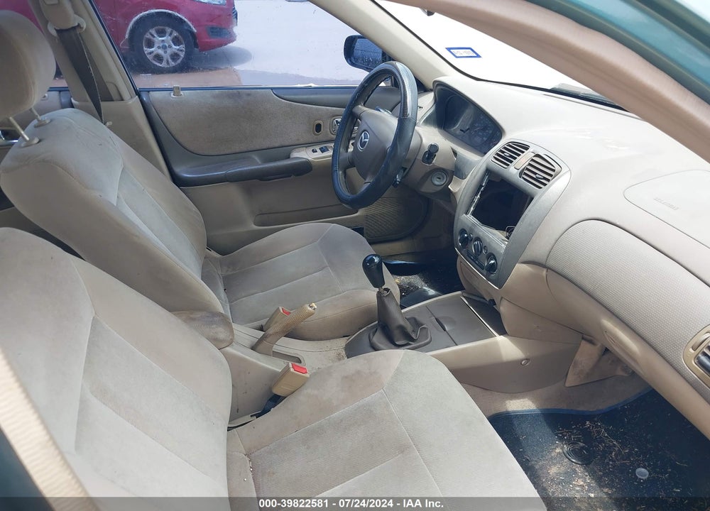 2001 MAZDA PROTEGE DX/LX VIN: JM1BJ222X10420642