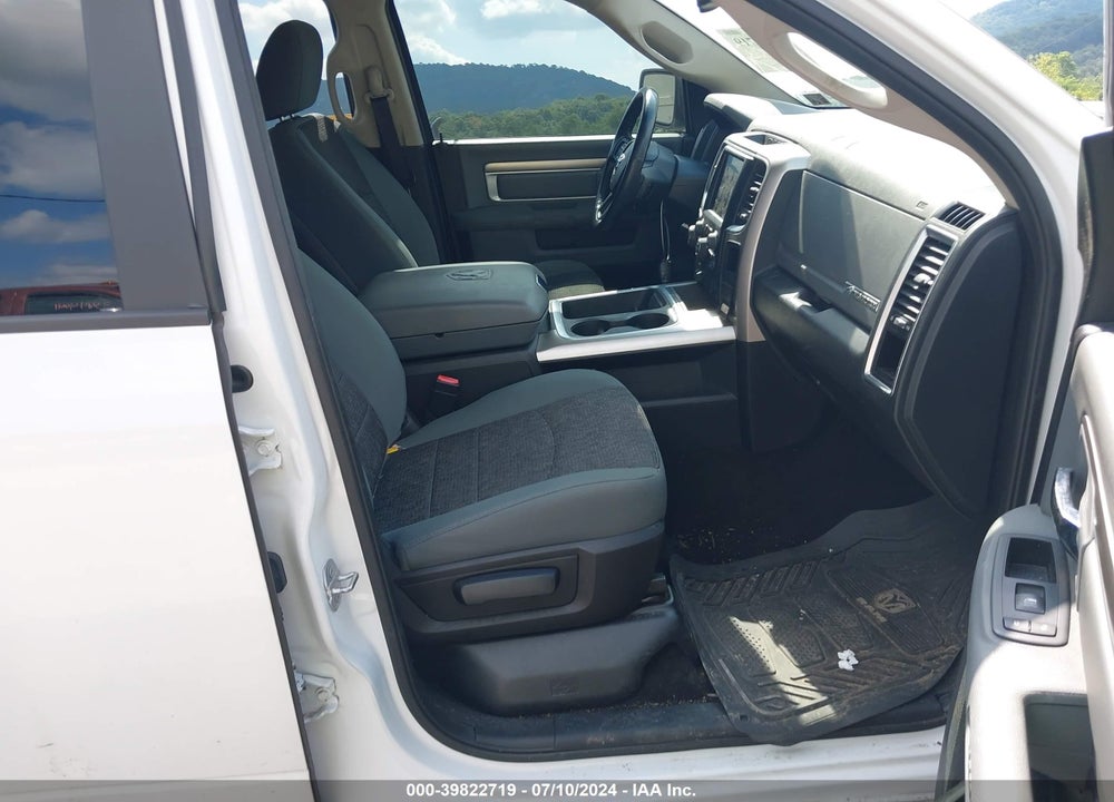 2016 RAM 1500 VIN: 1C6RR7LT8GS130559