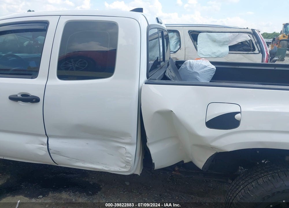 2017 TOYOTA TACOMA SR VIN: 5TFRX5GN3HX084223