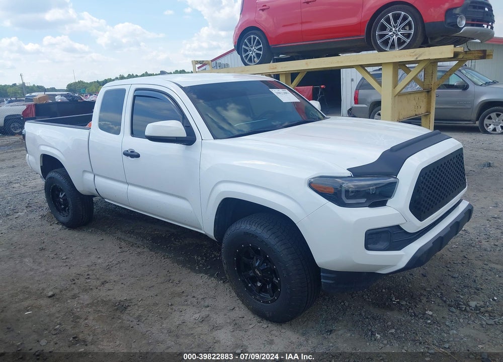 2017 TOYOTA TACOMA SR VIN: 5TFRX5GN3HX084223