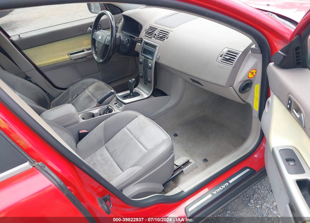 2005 VOLVO S40 T5 VIN: YV1MS682052096920