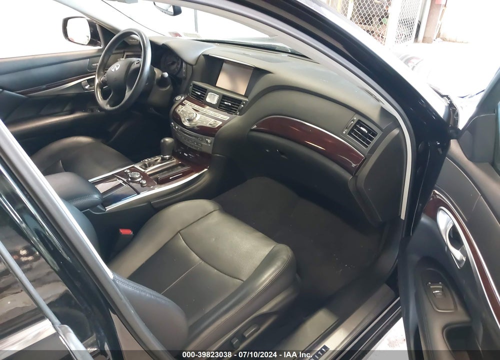 2015 INFINITI Q70 3.7X VIN: JN1BY1AR0FM560318