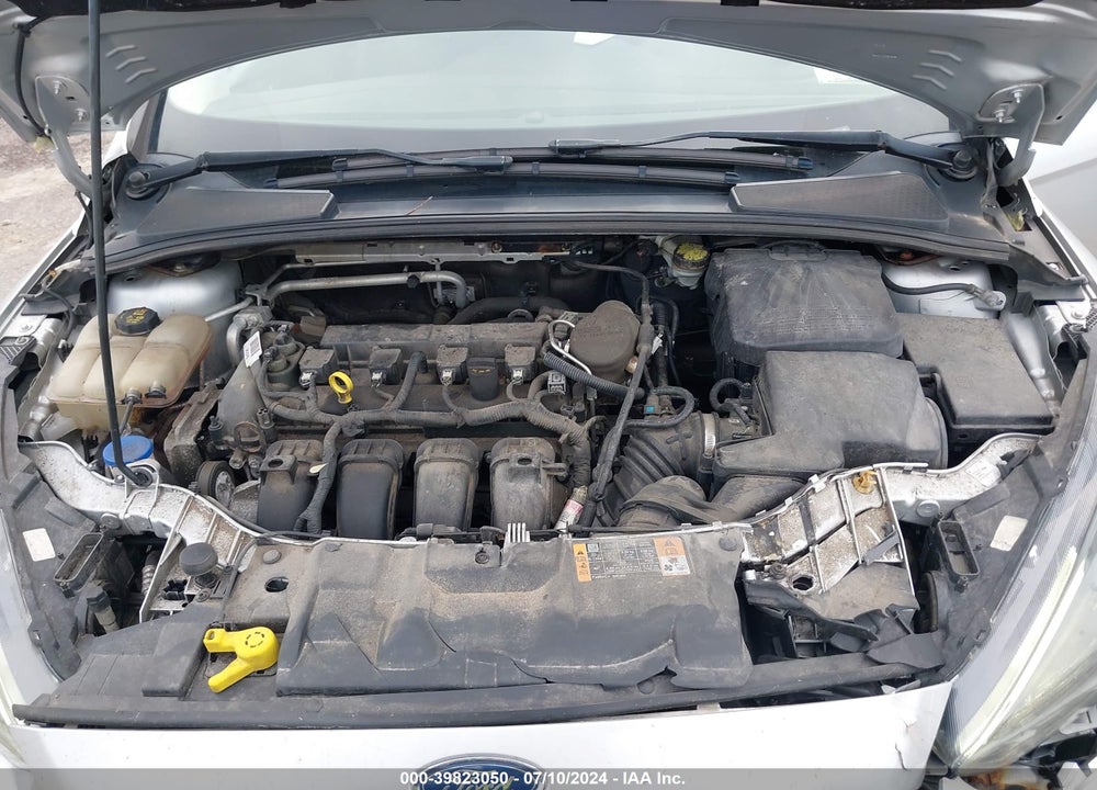 2015 FORD FOCUS SE VIN: 1FADP3F22FL222608