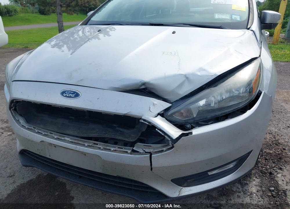 2015 FORD FOCUS SE VIN: 1FADP3F22FL222608