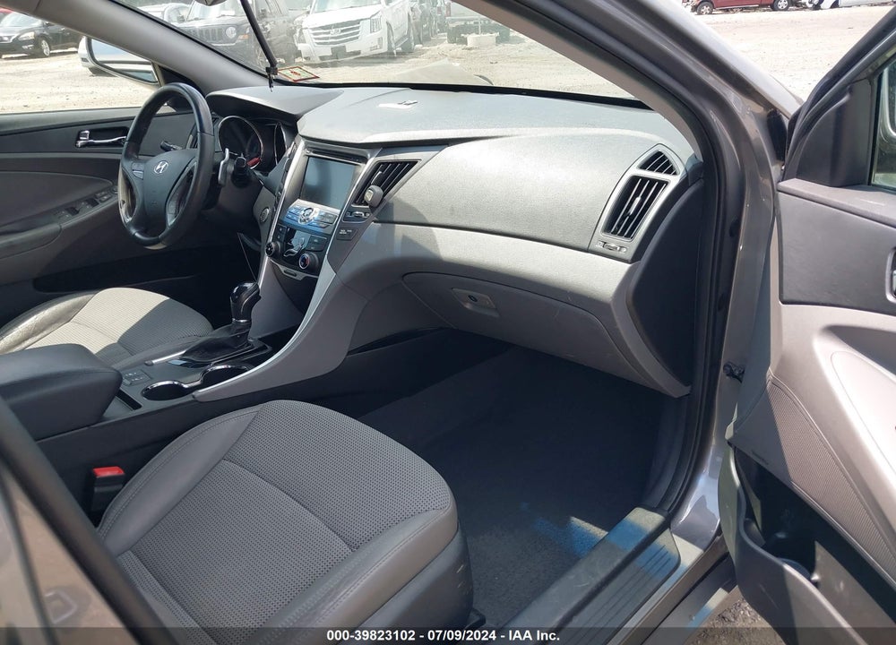 2013 HYUNDAI SONATA SE VIN: 5NPEC4AC3DH558432