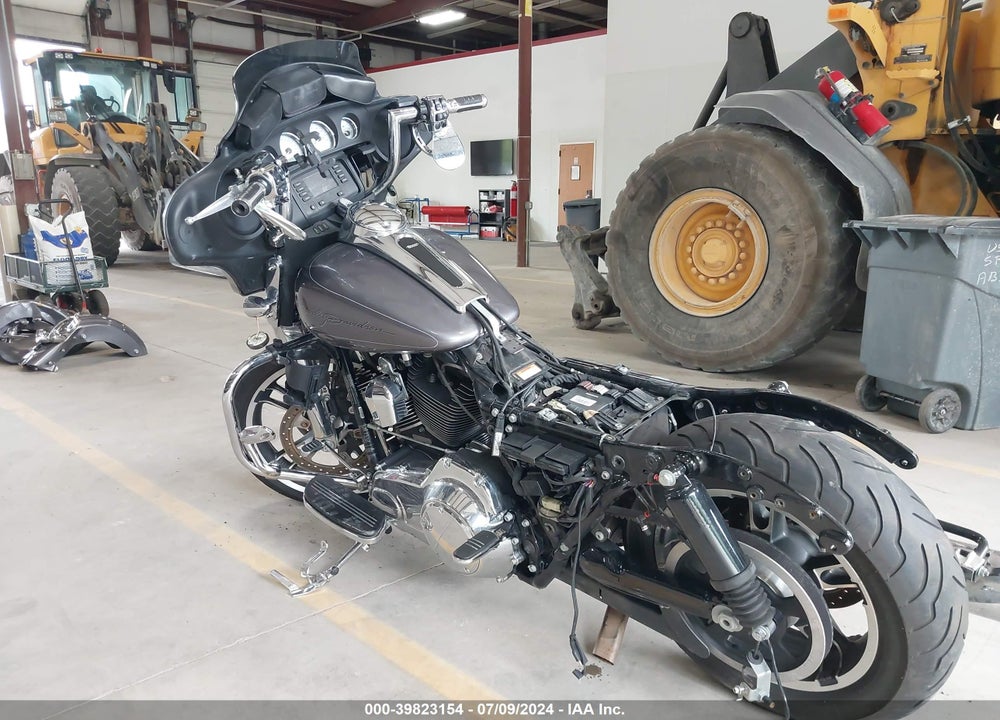 2014 HARLEY-DAVIDSON FLHX STREET GLIDE VIN: 1HD1KBM13EB624771