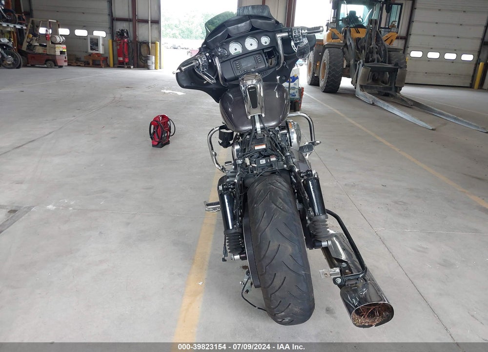 2014 HARLEY-DAVIDSON FLHX STREET GLIDE VIN: 1HD1KBM13EB624771
