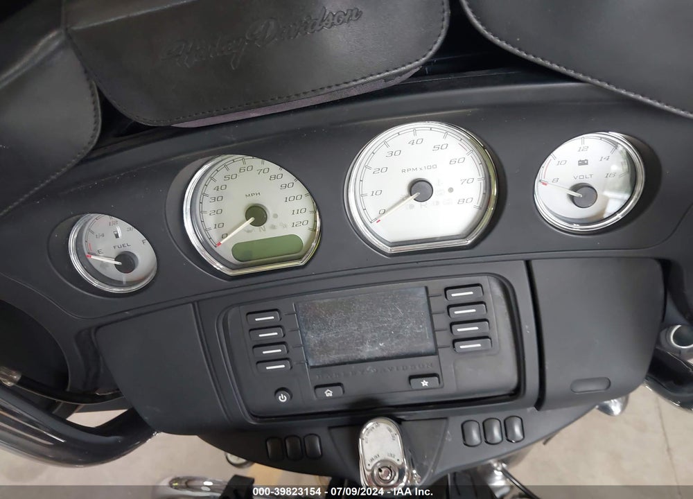 2014 HARLEY-DAVIDSON FLHX STREET GLIDE VIN: 1HD1KBM13EB624771